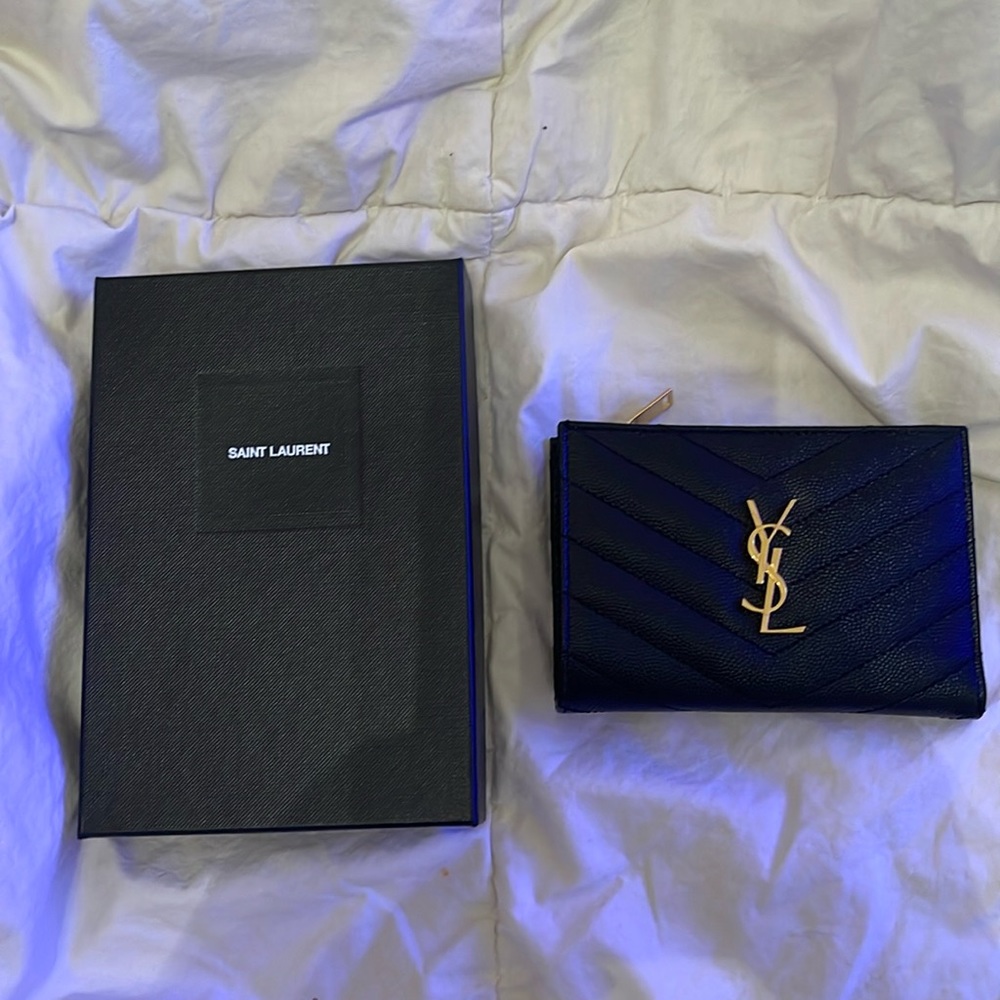 Saint Laurent/YSL Cassandre Matelasse Fragments Zipped Bi Fold Wallet